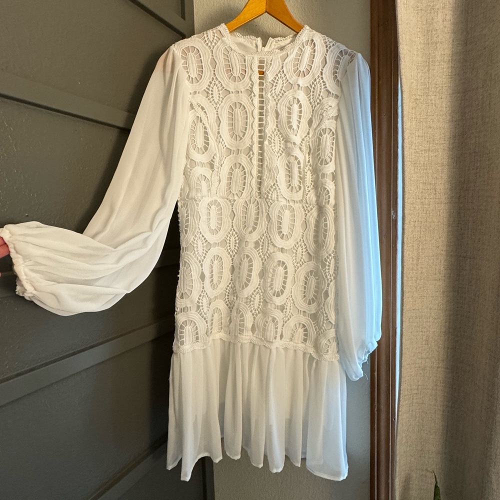 Elegant White Lace Dress